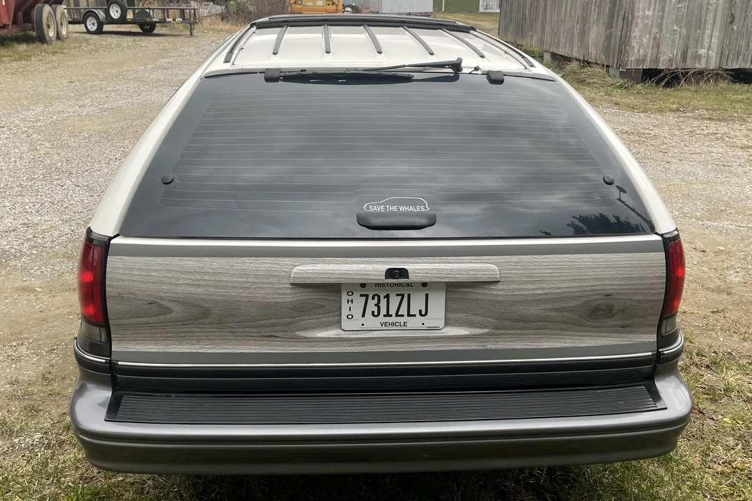 1991 Oldsmobile Custom Cruiser - Image 5 of 31