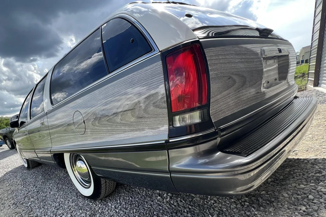 1991 Oldsmobile Custom Cruiser - Image 10 of 31
