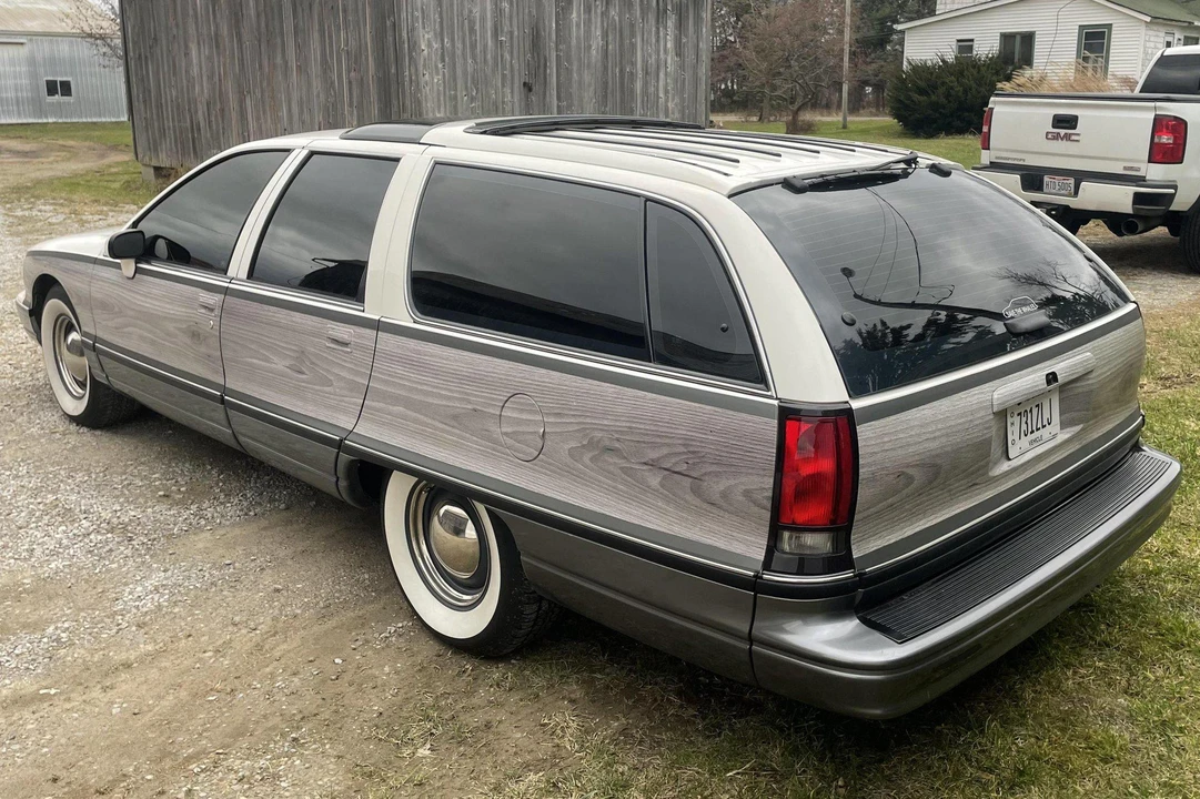 1991 Oldsmobile Custom Cruiser - Image 4 of 31