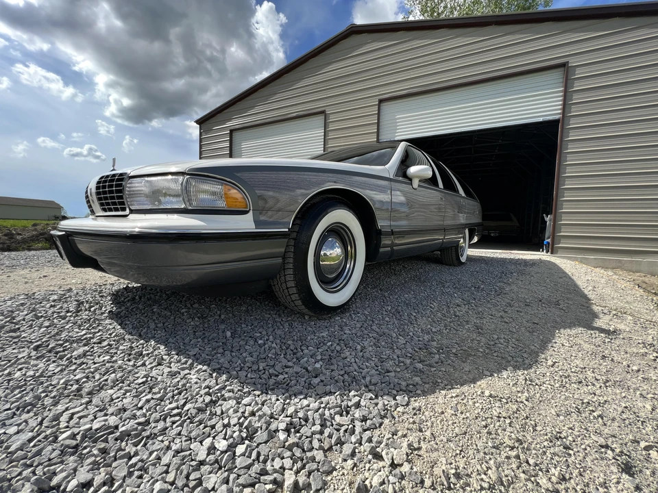 1991 Oldsmobile Custom Cruiser - Image 7 of 31