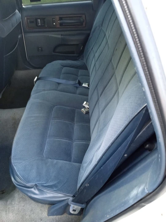 1991 Oldsmobile Custom Cruiser - Image 8 of 14