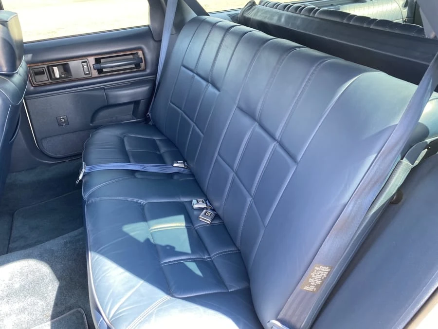 1991 Oldsmobile Custom Cruiser - Image 7 of 15