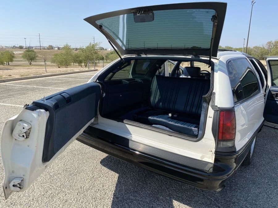1991 Oldsmobile Custom Cruiser - Image 10 of 15