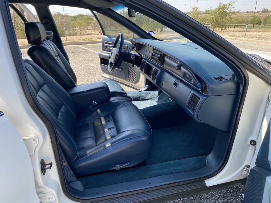 1991 Oldsmobile Custom Cruiser - Image 3 of 15