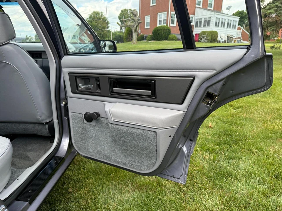 1991 Oldsmobile Calais - Image 14 of 31