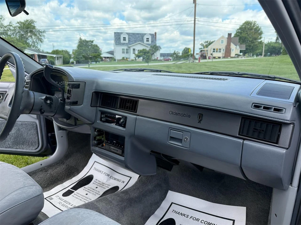 1991 Oldsmobile Calais - Image 20 of 31