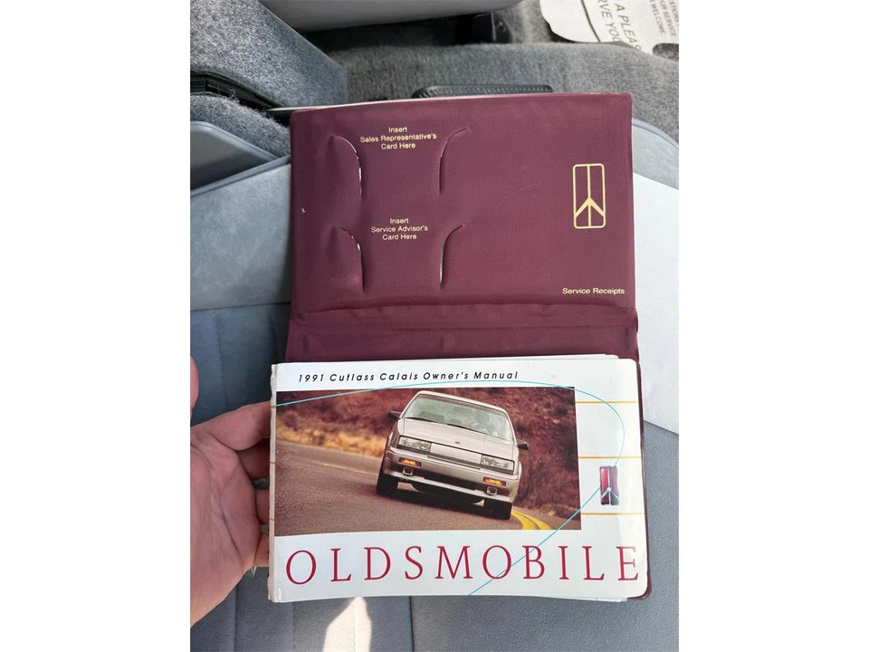 1991 Oldsmobile Calais - Image 26 of 31