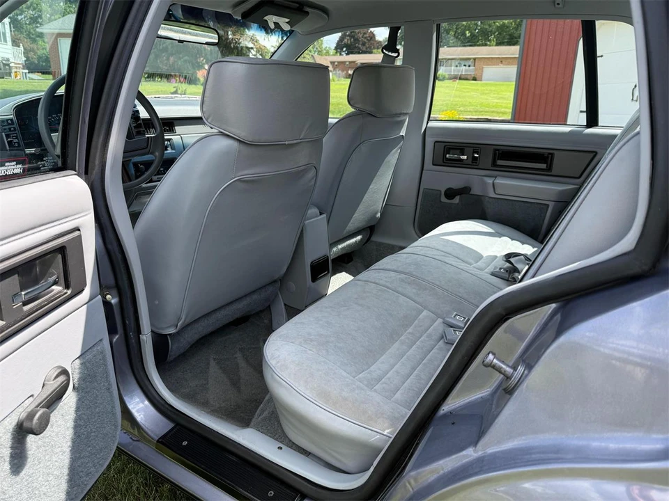 1991 Oldsmobile Calais - Image 31 of 31
