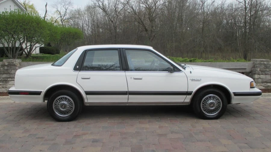 1991 Oldsmobile Cutlass Ciera - Image 13 of 14