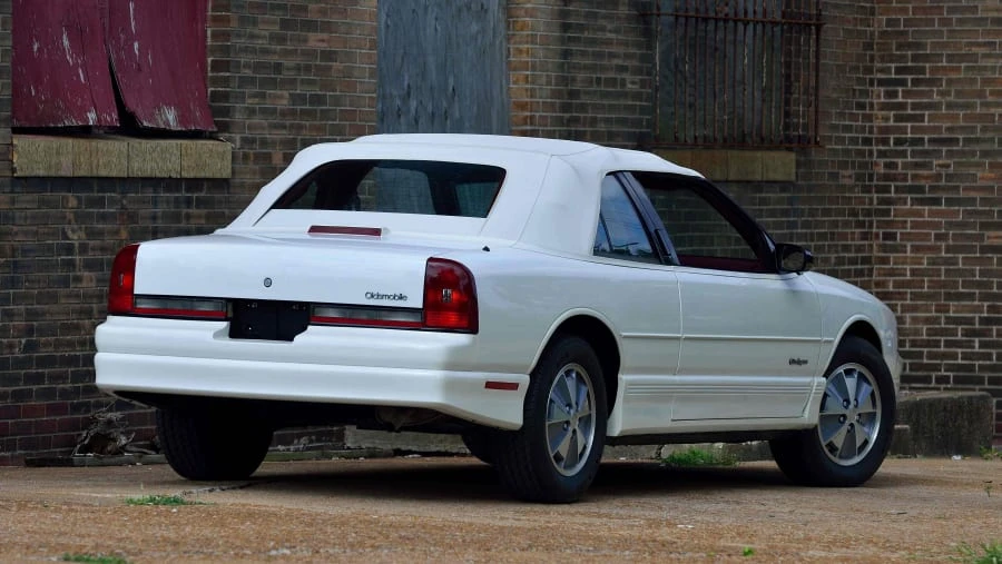 1991 Oldsmobile Cutlass Ciera - Image 3 of 12