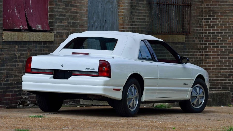 1991 Oldsmobile Cutlass Supreme - Image 3 of 17