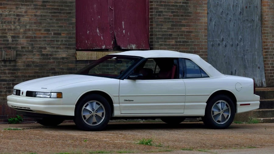 1991 Oldsmobile Cutlass Supreme - Image 11 of 17