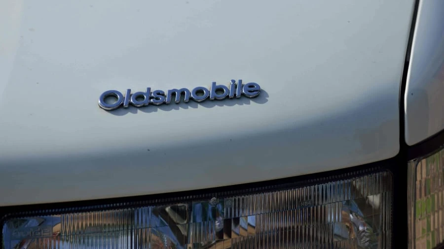 1991 Oldsmobile Cutlass Supreme - Image 16 of 17