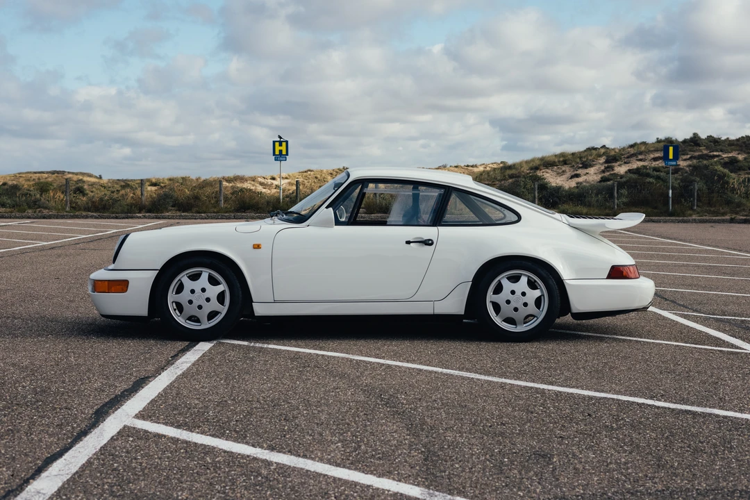 1991 Porsche 964 Carrera 4 - Image 9 of 31