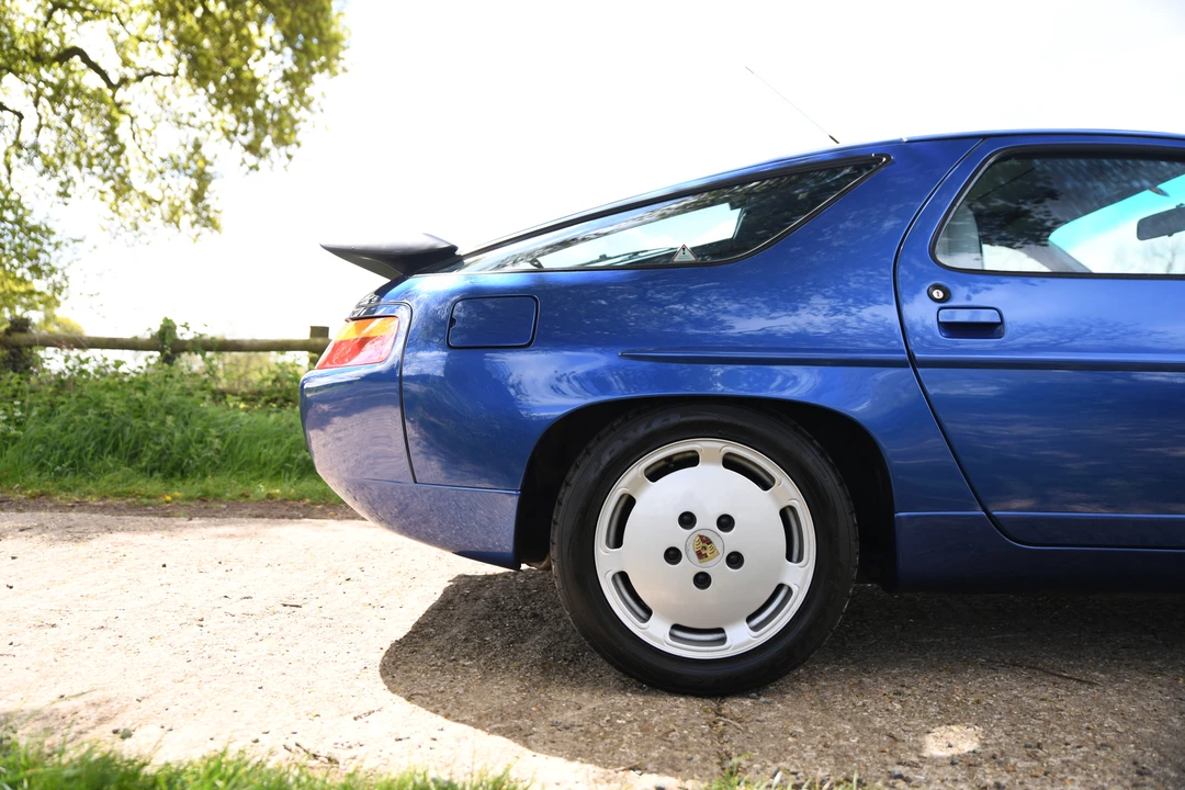 1991 Porsche 928 S4 - Image 13 of 31