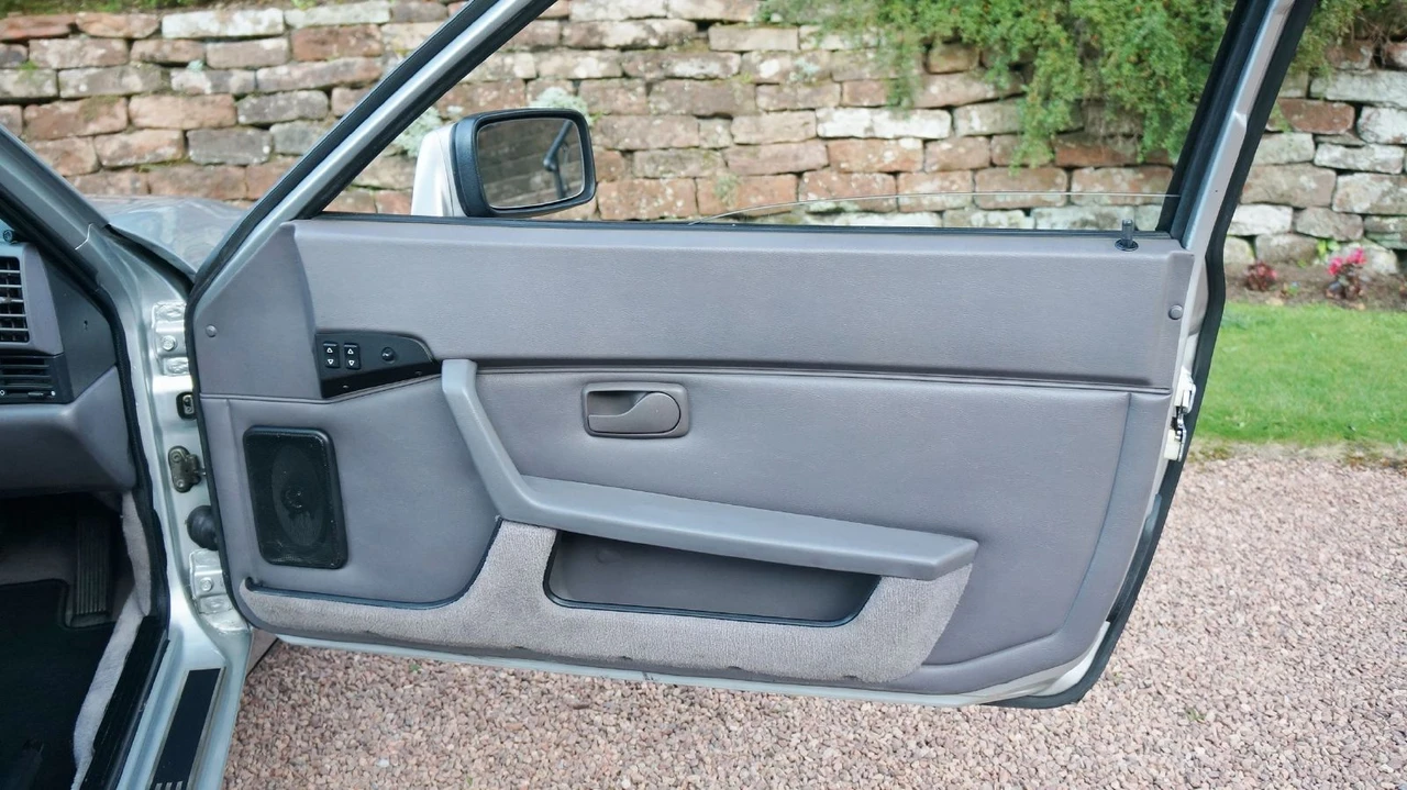 1991 Porsche 944 S2 - Image 27 of 31