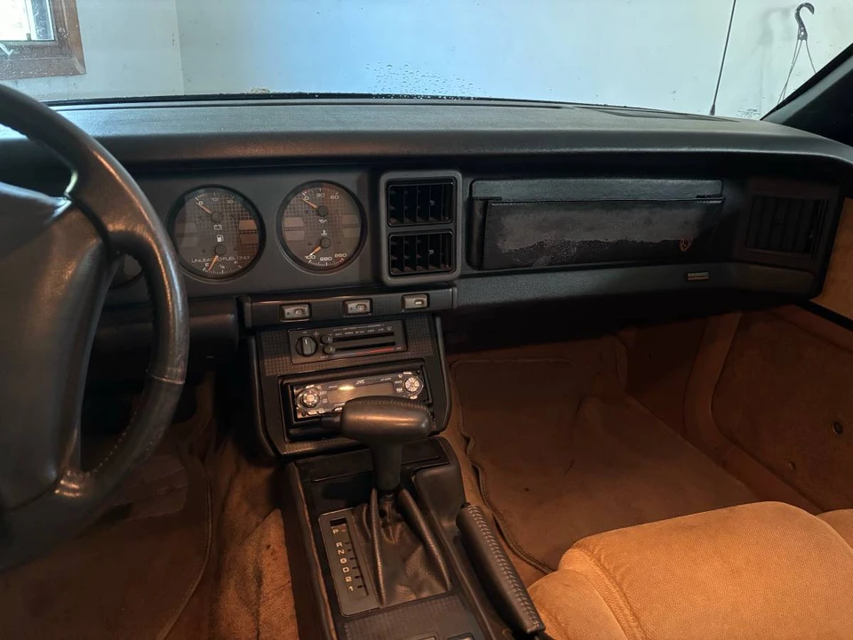 1991 Pontiac Firebird Trans Am 3rd Gen - Image 9 of 11