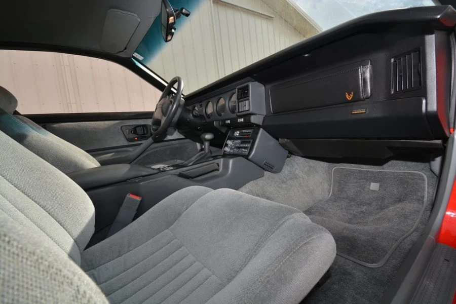 1991 Pontiac Firebird 3rd Gen - Image 5 of 12
