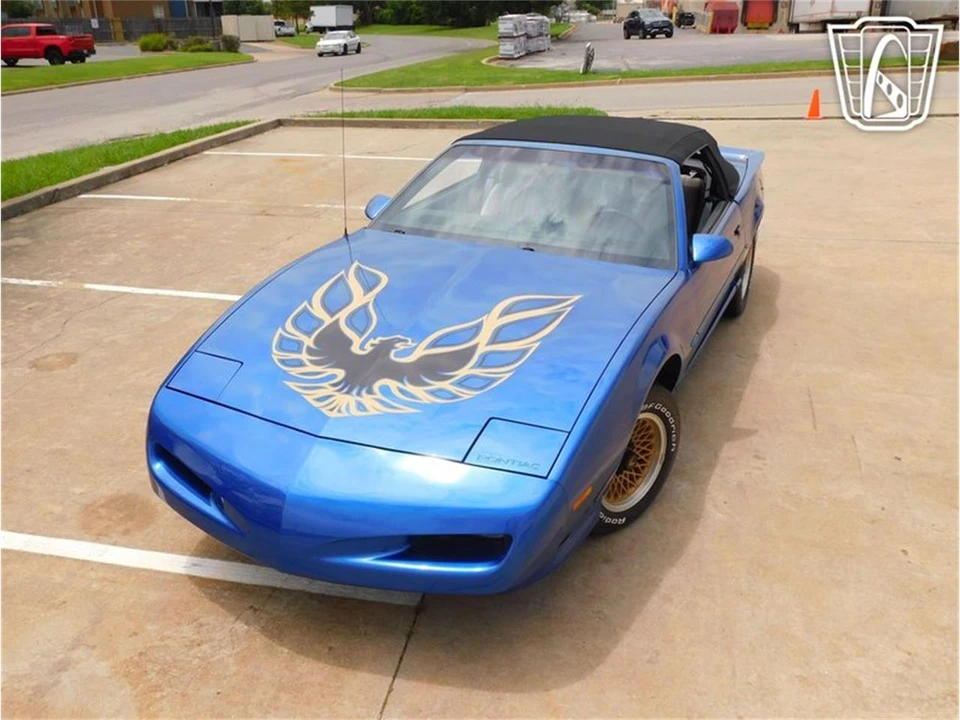 1991 Pontiac Firebird 3rd Gen - Image 2 of 31