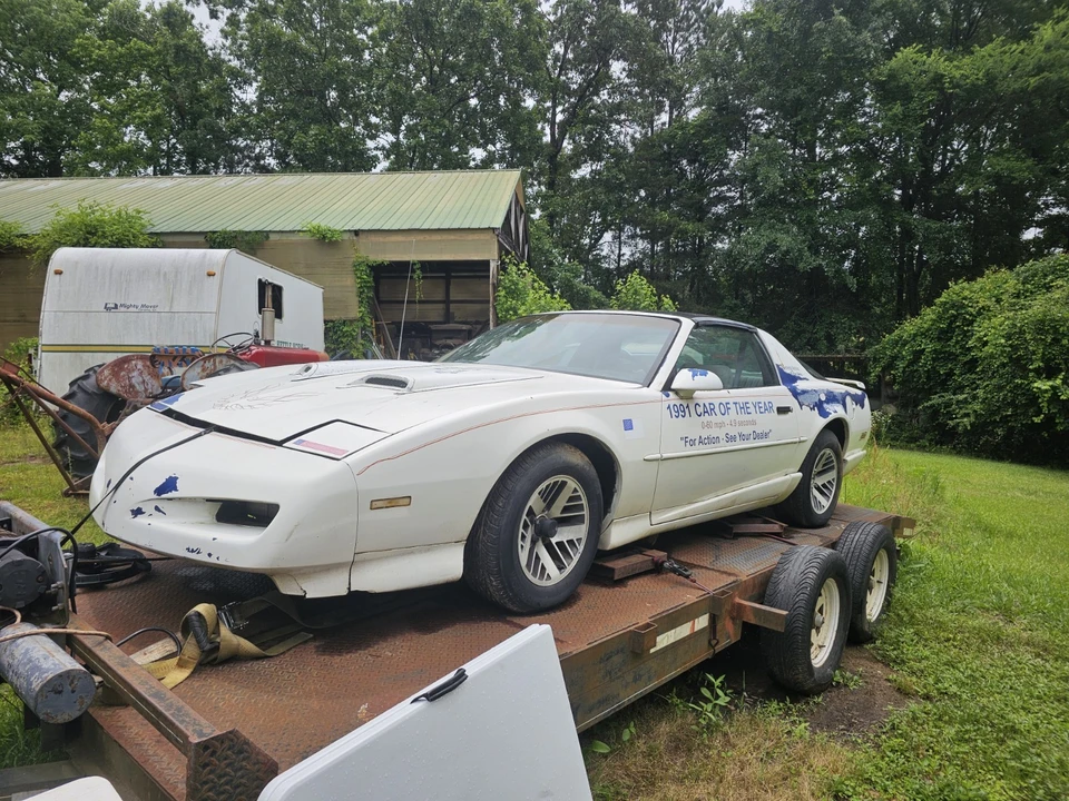 1991 Pontiac Firebird 3rd Gen - Image 3 of 8