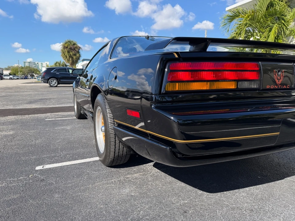 1991 Pontiac Firebird 3rd Gen - Image 13 of 31