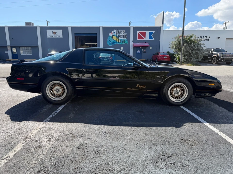 1991 Pontiac Firebird 3rd Gen - Image 16 of 31