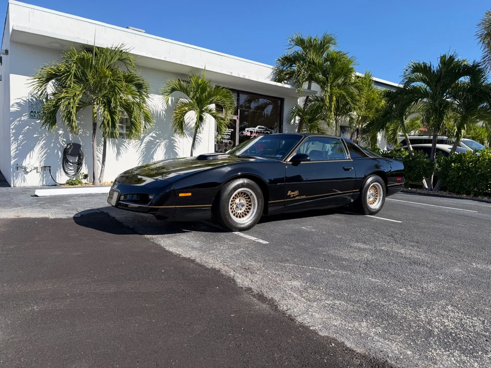 1991 Pontiac Firebird 3rd Gen - Image 2 of 31