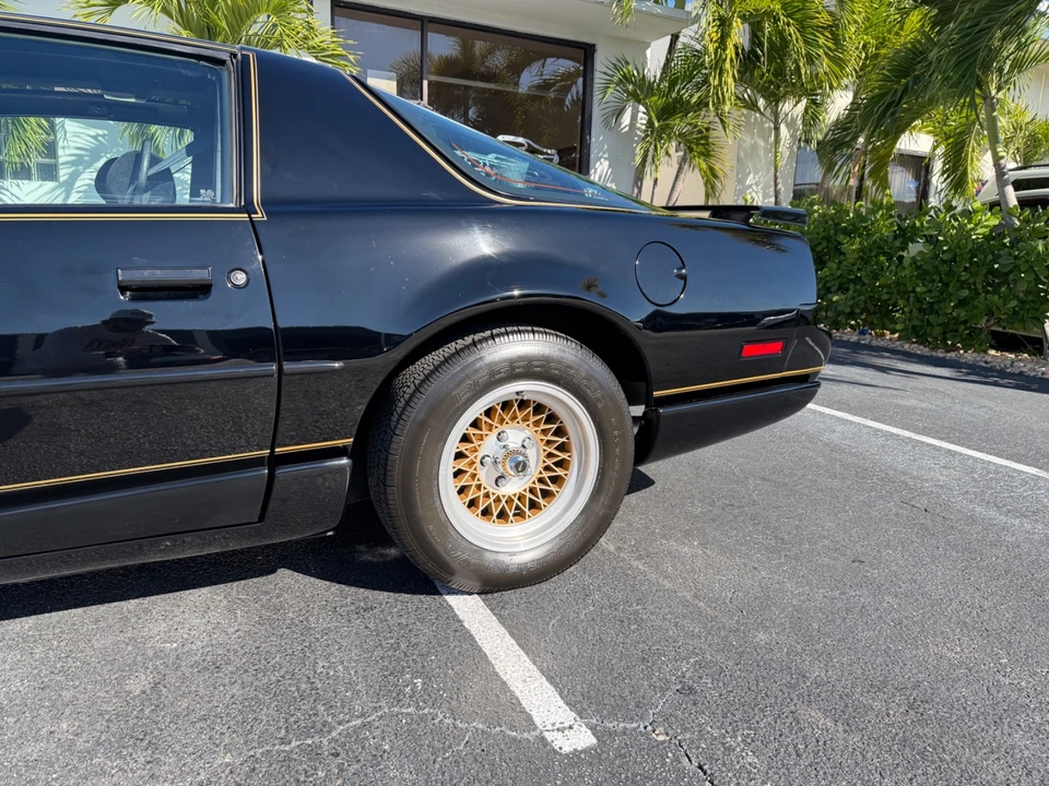 1991 Pontiac Firebird 3rd Gen - Image 12 of 31