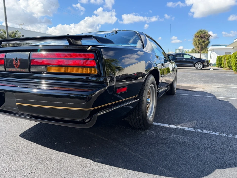 1991 Pontiac Firebird 3rd Gen - Image 15 of 31