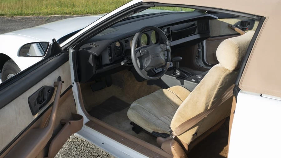 1991 Pontiac Firebird 3rd Gen - Image 4 of 12
