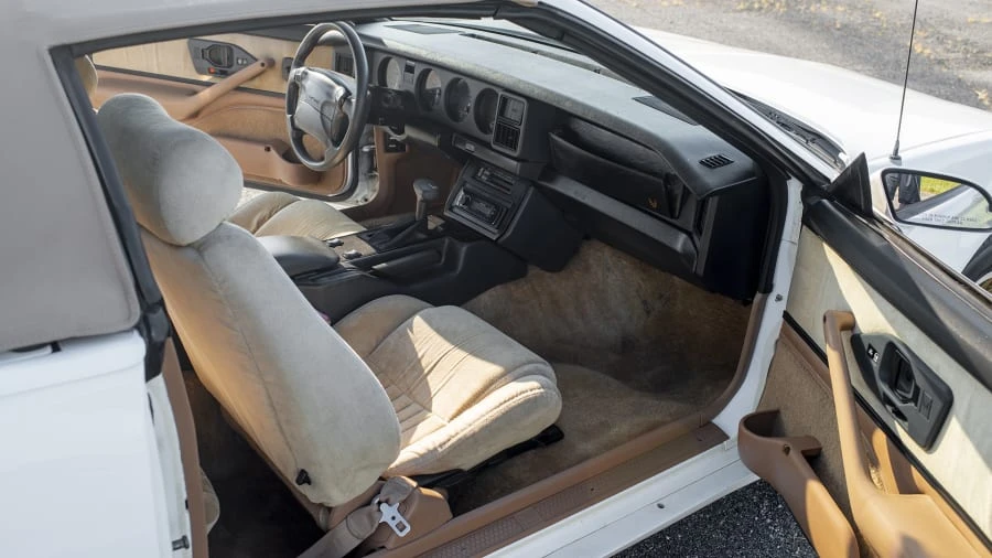 1991 Pontiac Firebird 3rd Gen - Image 5 of 12