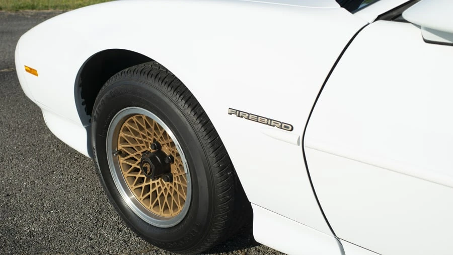 1991 Pontiac Firebird 3rd Gen - Image 8 of 12