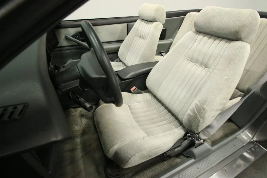 1991 Pontiac Firebird 3rd Gen - Image 4 of 10