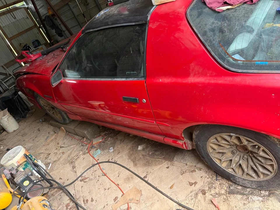 1991 Pontiac Firebird 3rd Gen - Image 2 of 4