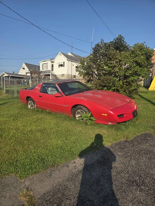 1991 Pontiac Firebird 3rd Gen - Image 2 of 2