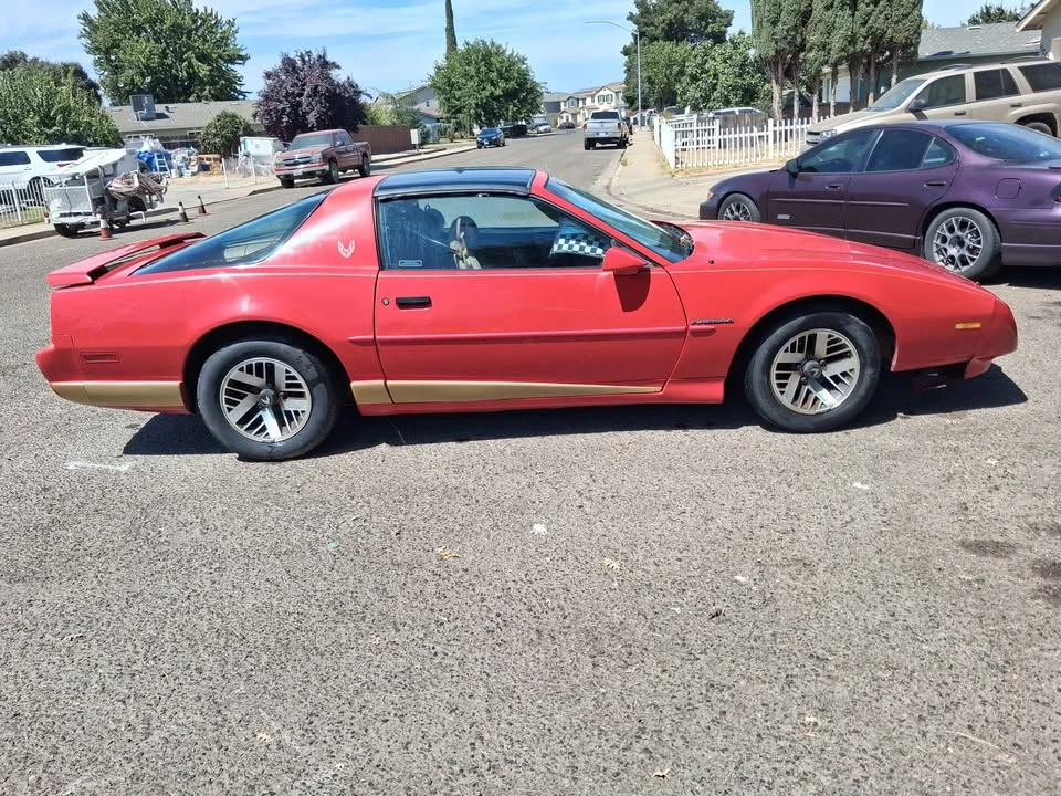 1991 Pontiac Firebird 3rd Gen - Image 6 of 12