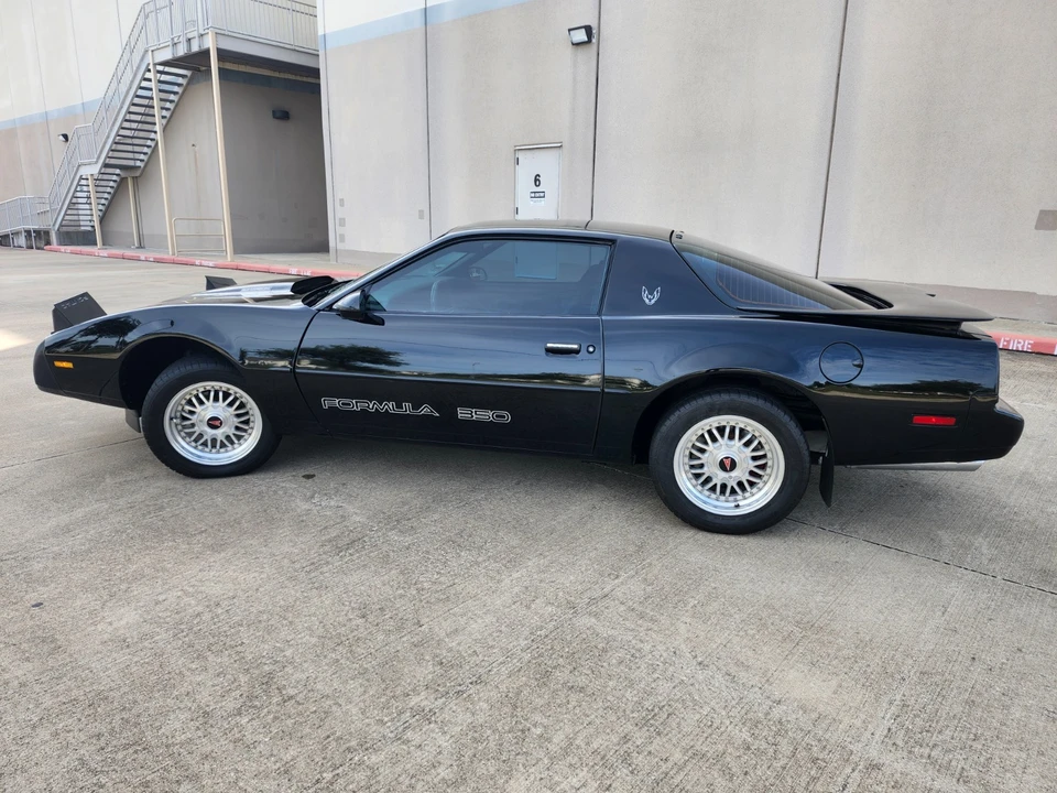 1991 Pontiac Firebird 3rd Gen - Image 7 of 20