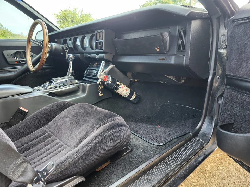 1991 Pontiac Firebird 3rd Gen - Image 14 of 20