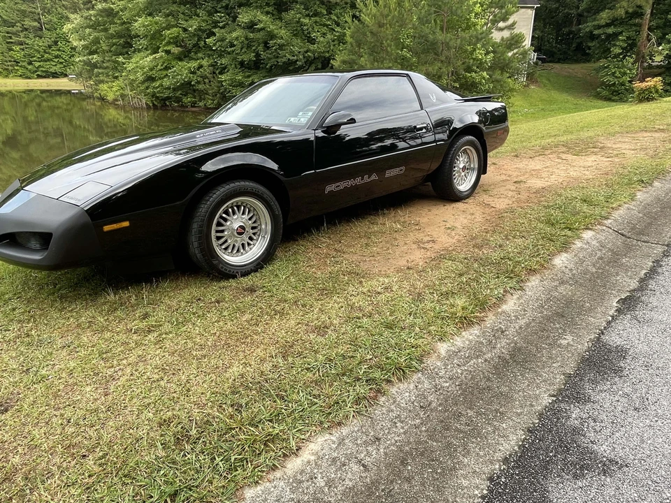 1991 Pontiac Firebird Formula 3rd Gen - Image 11 of 31