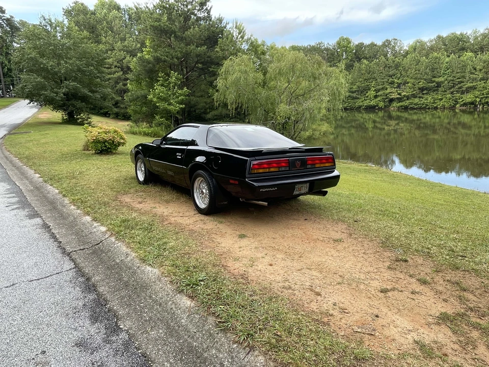 1991 Pontiac Firebird Formula 3rd Gen - Image 2 of 31