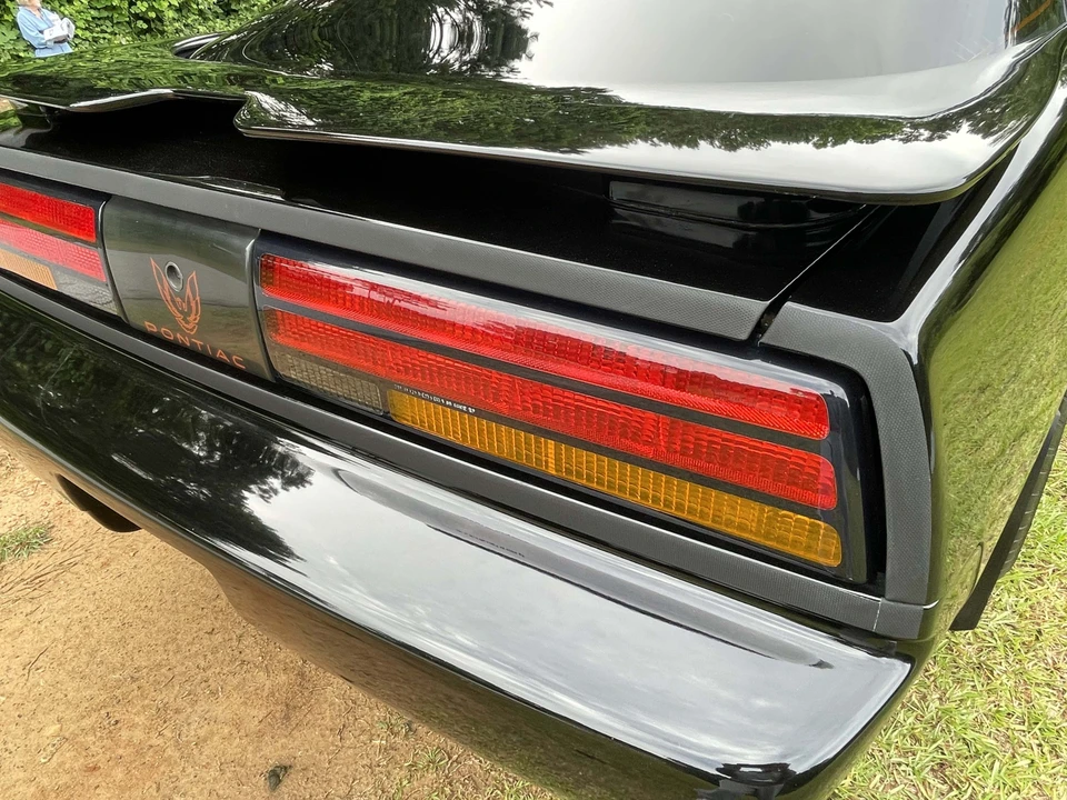 1991 Pontiac Firebird Formula 3rd Gen - Image 24 of 31