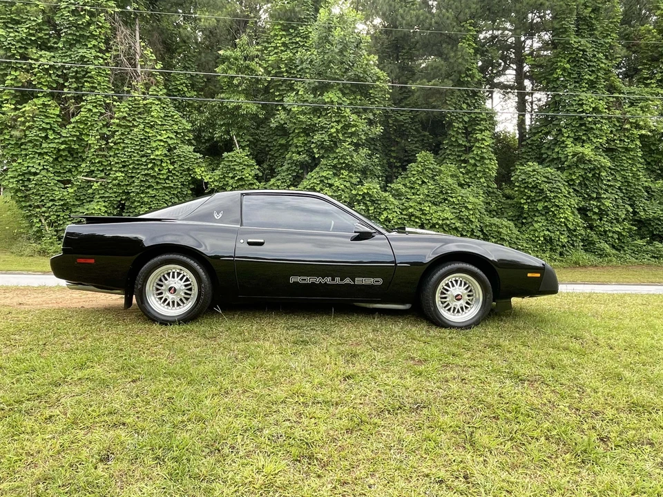 1991 Pontiac Firebird Formula 3rd Gen - Image 7 of 31