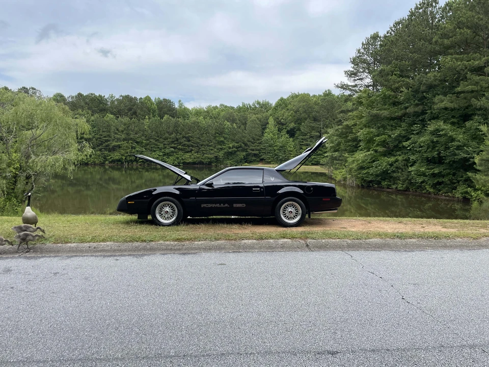 1991 Pontiac Firebird Formula 3rd Gen - Image 9 of 31