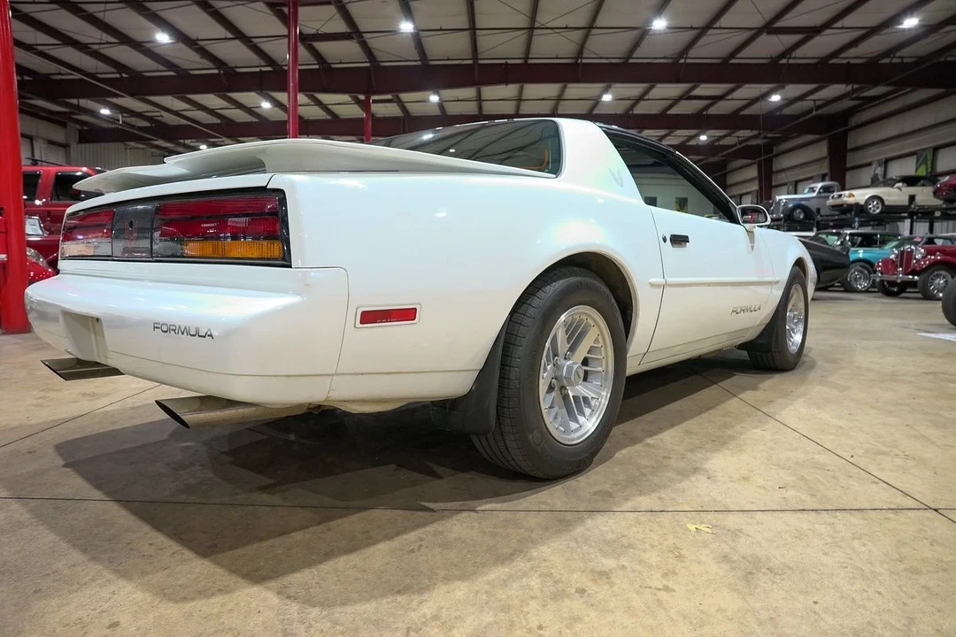 1991 Pontiac Firebird 3rd Gen - Image 8 of 12