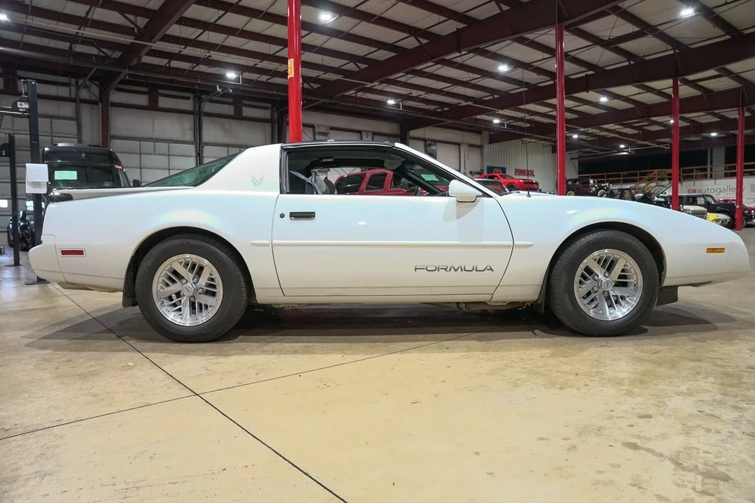 1991 Pontiac Firebird 3rd Gen - Image 10 of 12