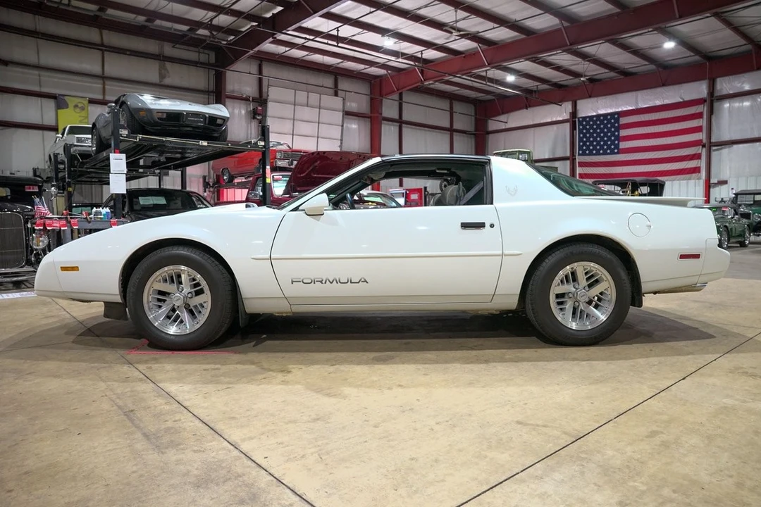 1991 Pontiac Firebird 3rd Gen - Image 4 of 21