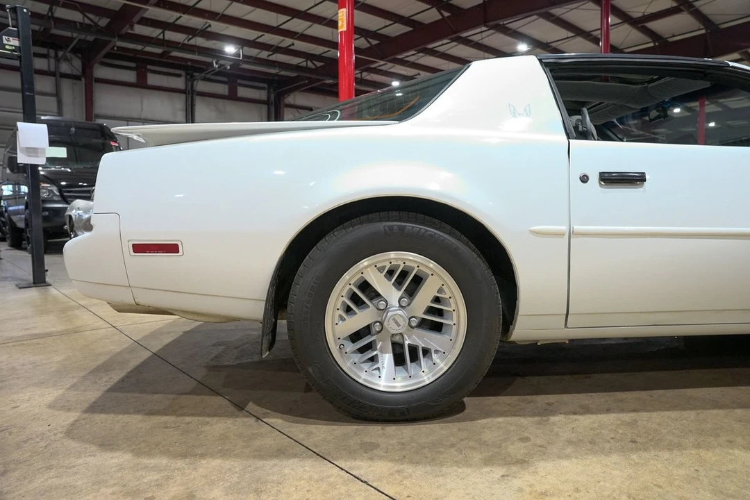 1991 Pontiac Firebird 3rd Gen - Image 9 of 12
