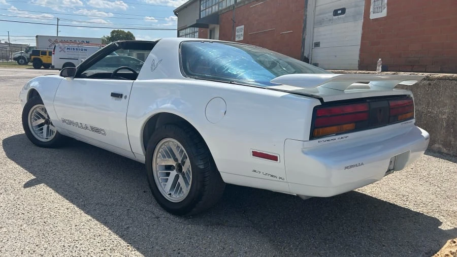 1991 Pontiac Firebird 3rd Gen - Image 6 of 20