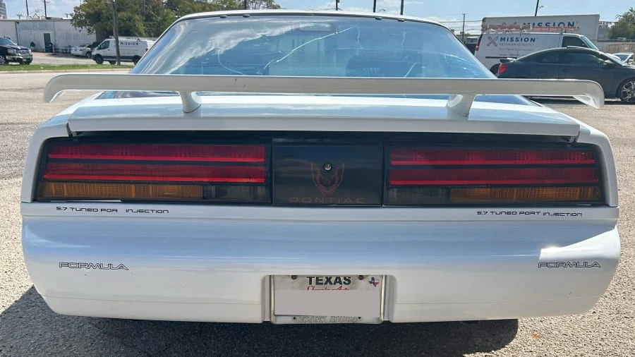 1991 Pontiac Firebird 3rd Gen - Image 5 of 20