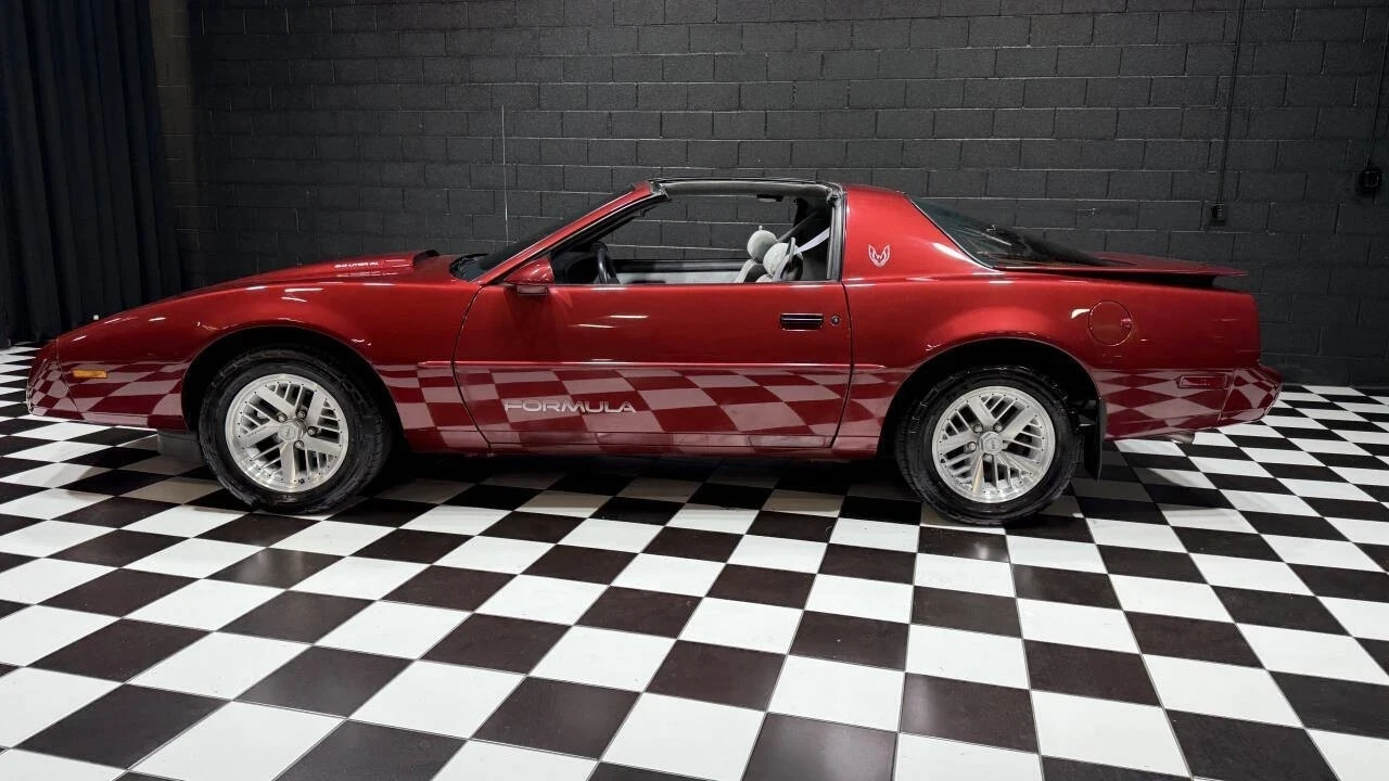 1991 Pontiac Firebird 3rd Gen - Image 6 of 21